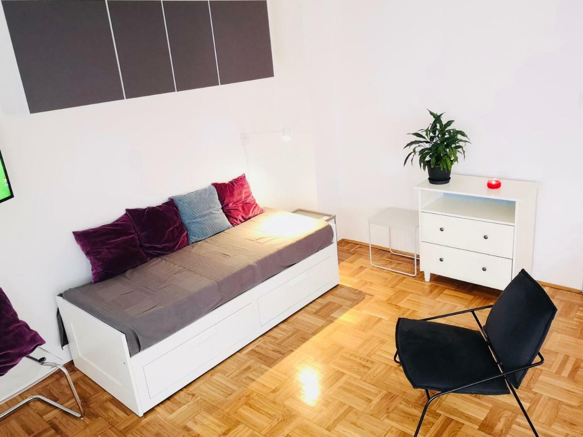 West Vibes Apartment Zagabria Esterno foto